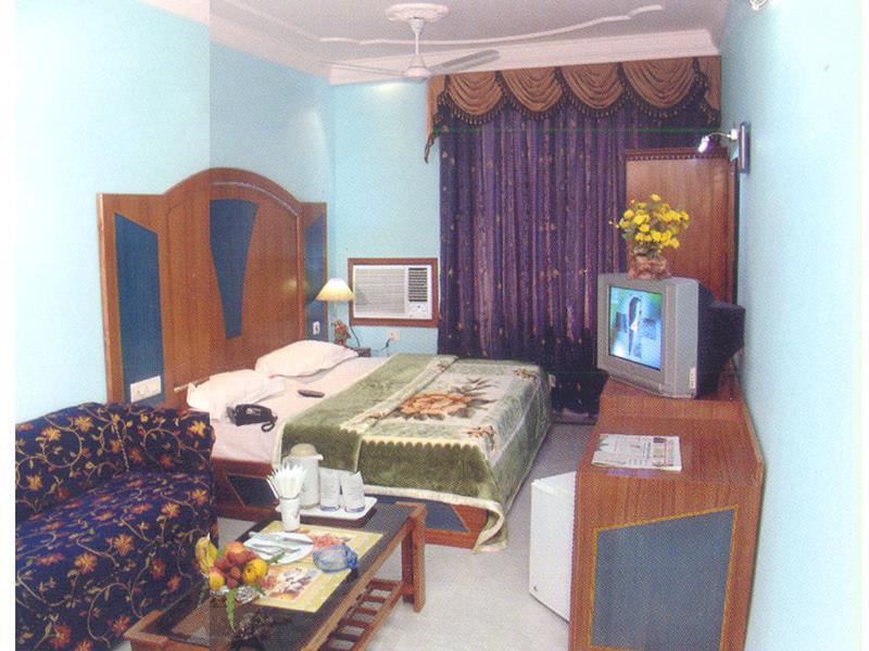 Fabhotel Ashu Palace Karol Bagh Delhi  Exterior photo