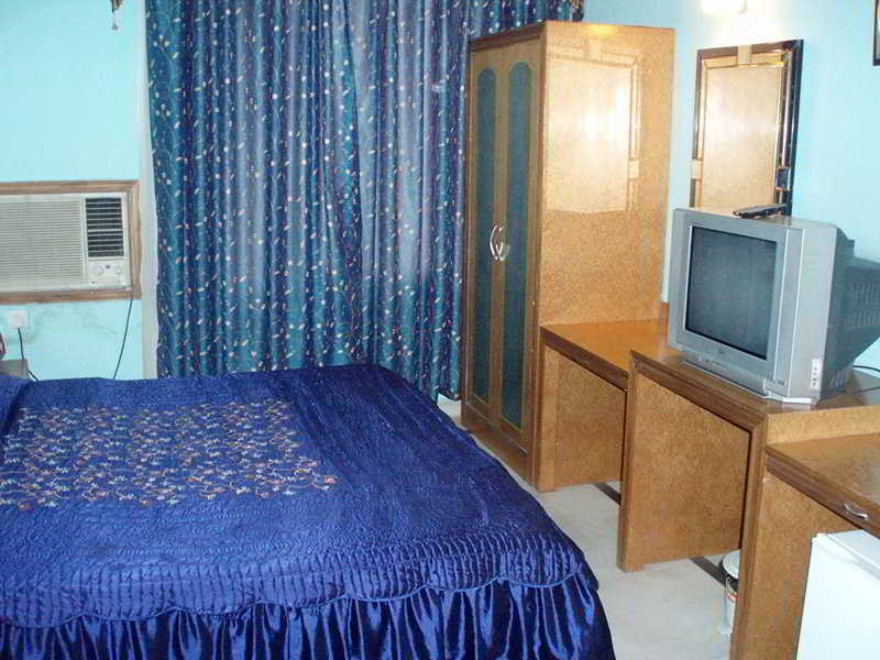 Fabhotel Ashu Palace Karol Bagh Delhi  Room photo
