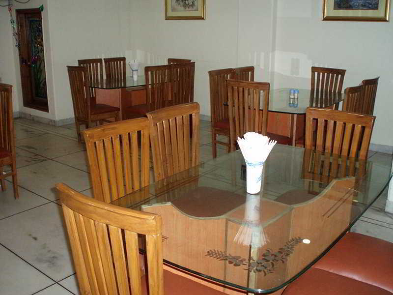 Fabhotel Ashu Palace Karol Bagh Delhi  Restaurant photo